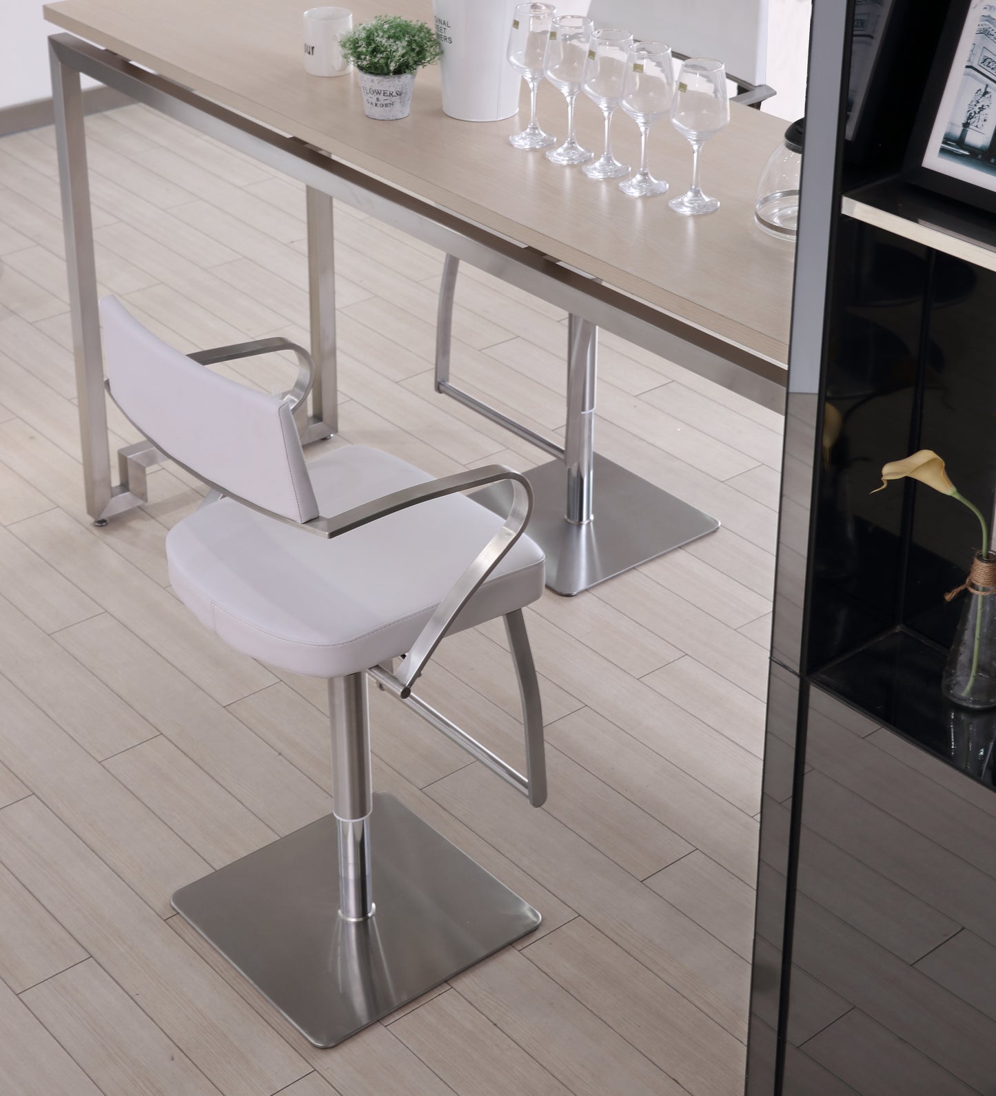 Elegant Zuri Bar Stool with Curved Stainless Steel Armrests