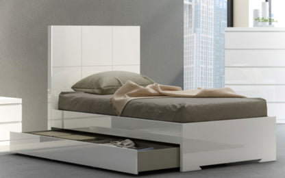 Anna Twin Bed in High Gloss White